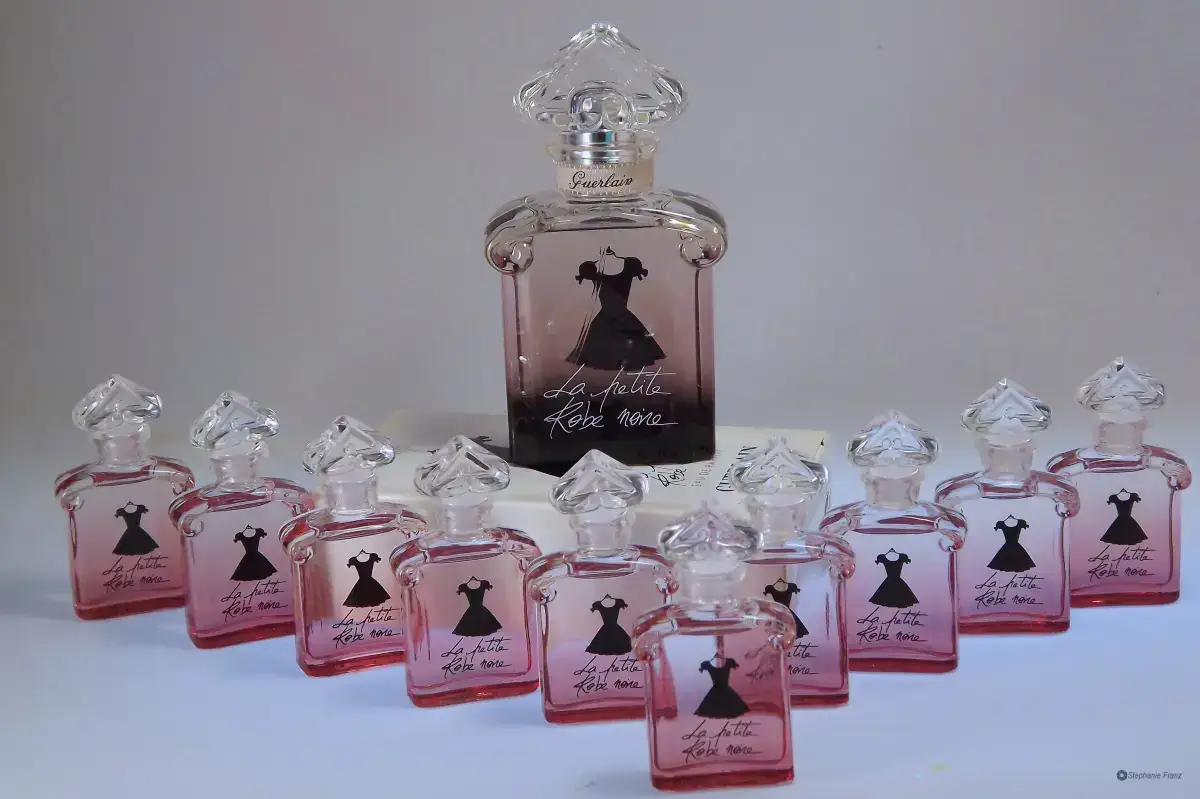 Guerlain Parfum Flakons La petite Robe noire