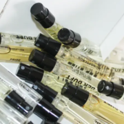 Sammlung mit Parfümproben